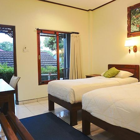 Komodo Lodge Лабуан-Бахо Экстерьер фото