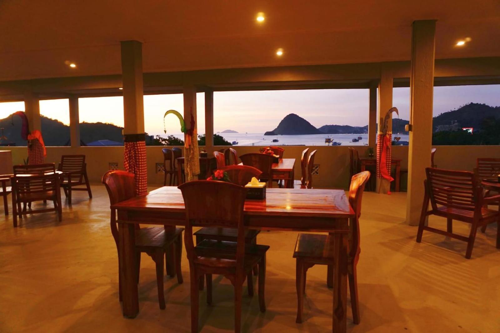 Komodo Lodge Лабуан-Бахо Экстерьер фото