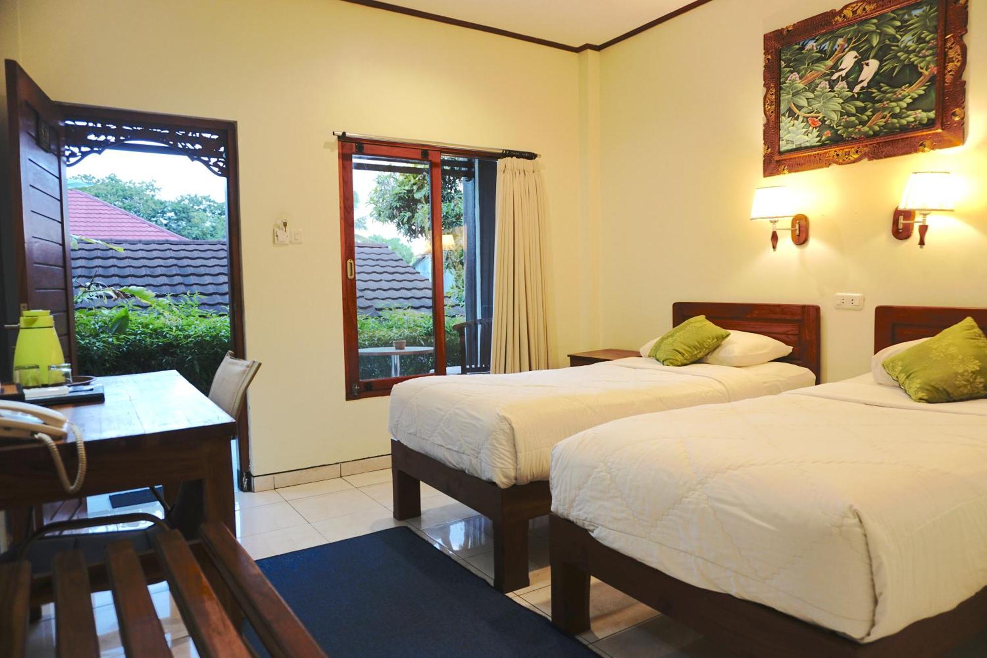 Komodo Lodge Лабуан-Бахо Экстерьер фото