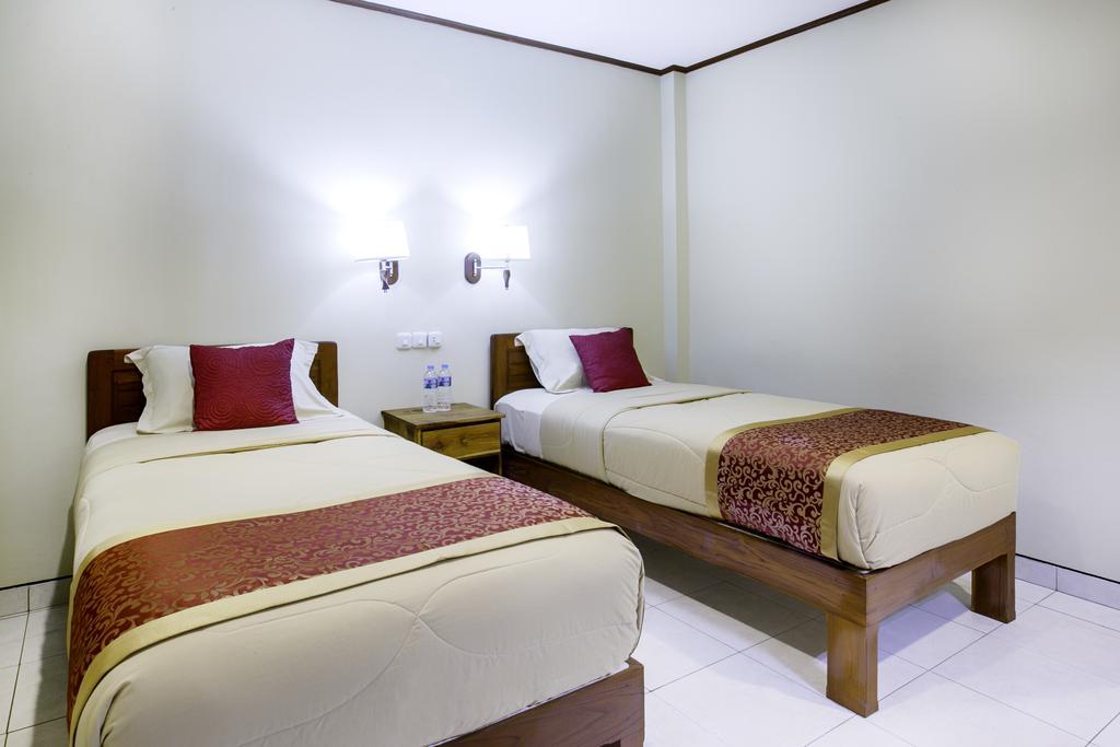 Komodo Lodge Лабуан-Бахо Экстерьер фото
