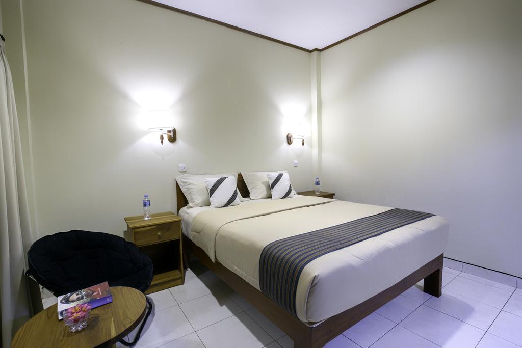 Komodo Lodge Лабуан-Бахо Экстерьер фото