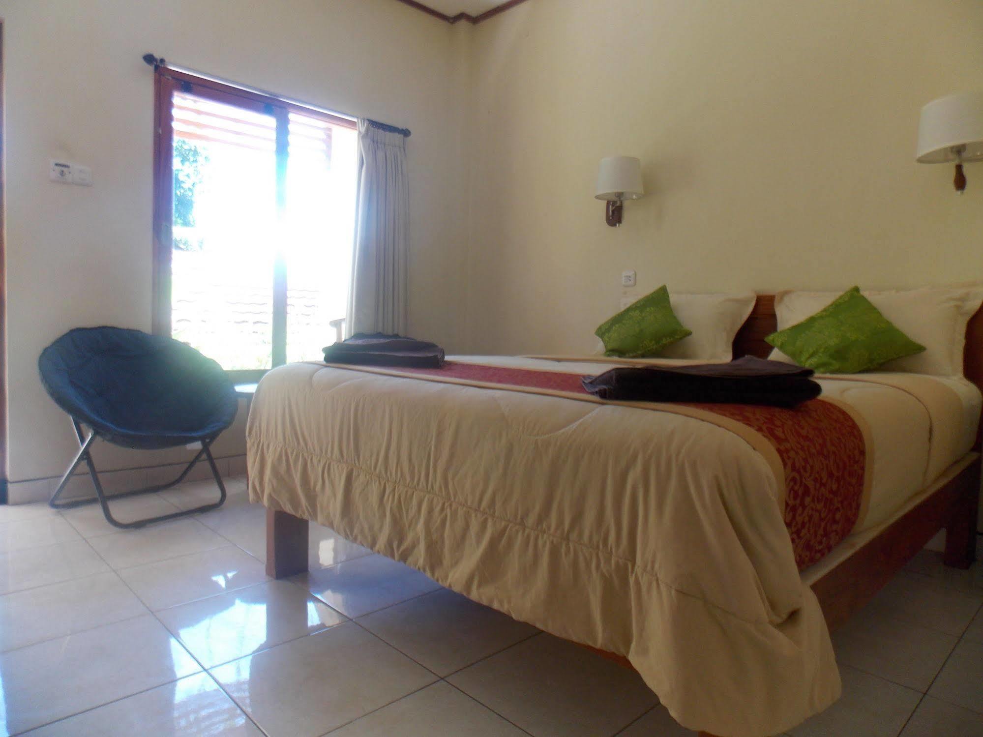 Komodo Lodge Лабуан-Бахо Экстерьер фото