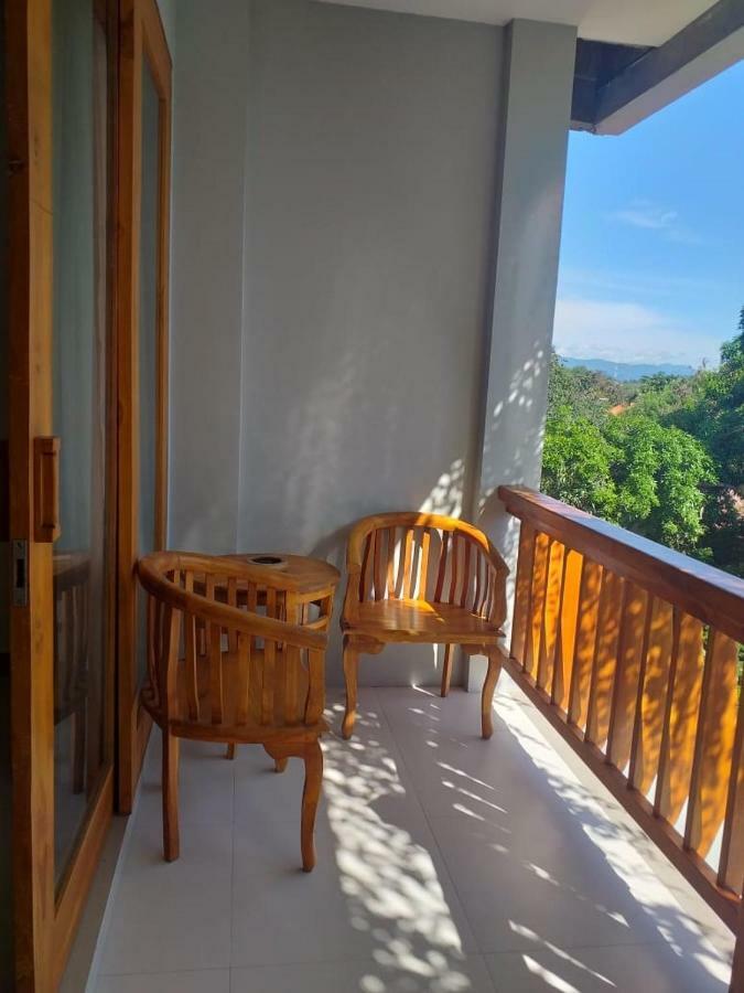 Komodo Lodge Лабуан-Бахо Экстерьер фото