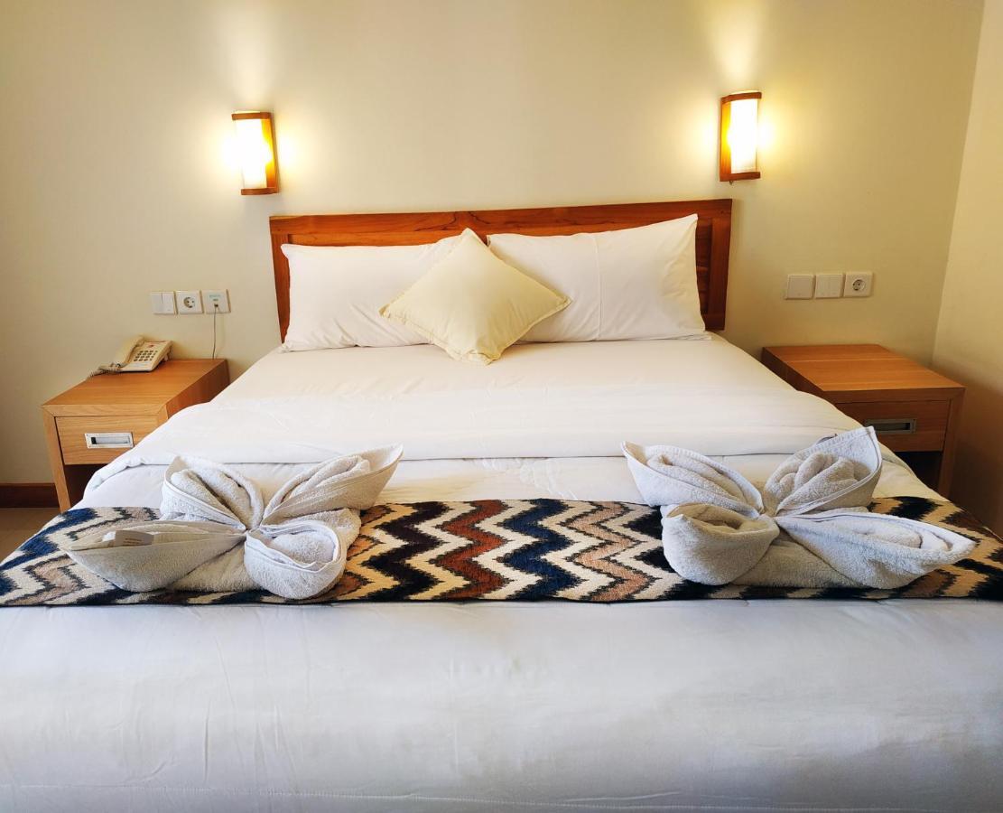 Komodo Lodge Лабуан-Бахо Экстерьер фото